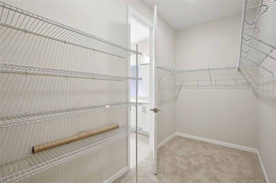 Spacious, unfurnished interior of a new home in Oakfield Trails, Parrish (Image 9).