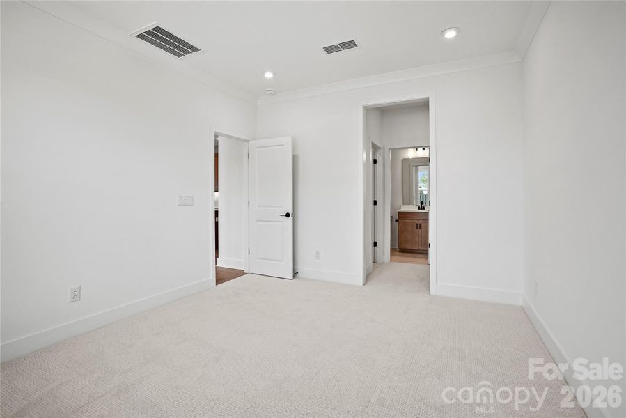 Spacious, unfurnished interior of a new home in Parkside Crossing, Charlotte (Image 34).