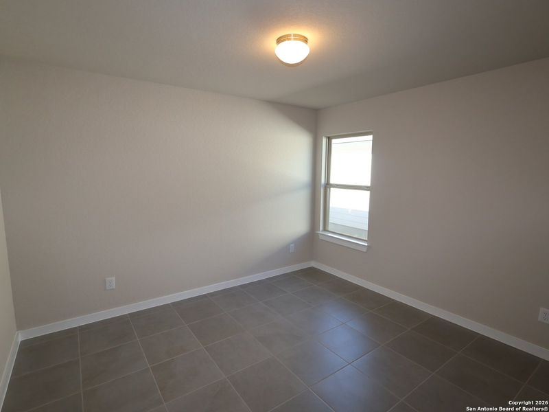 Spacious, unfurnished interior of a new home in Winding Brook, San Antonio (Image 25).