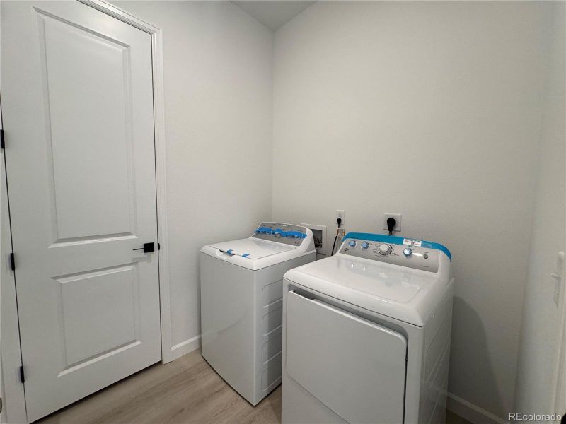 Furnished interior view inside a new home in Creekside Village, Thornton (Image 13). Furnished interior view inside a new home in Creekside Village, Thornton (Image 13).