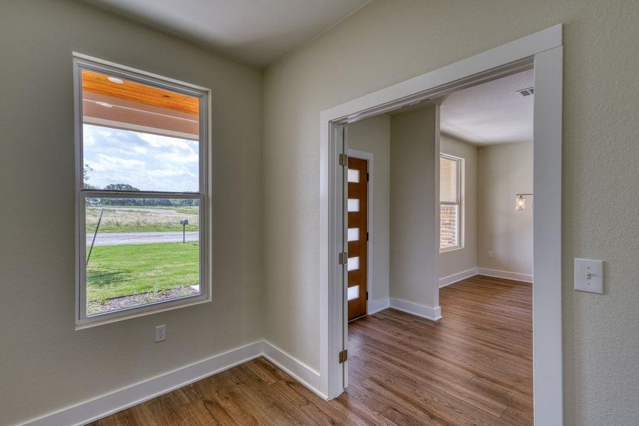 Spacious, unfurnished interior of a new home in , Kingsland (Image 16).