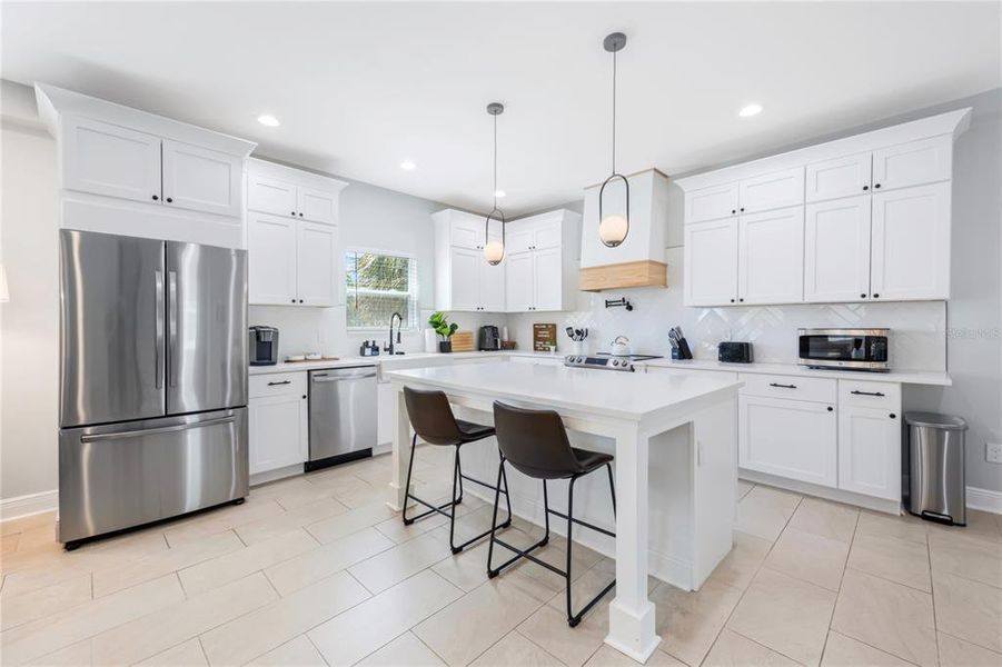 Furnished interior view inside a new home in , Tarpon Springs (Image 6).