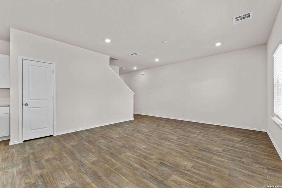 Spacious, unfurnished interior of a new home in Applewood, San Antonio (Image 12). Spacious, unfurnished interior of a new home in Applewood, San Antonio (Image 12).