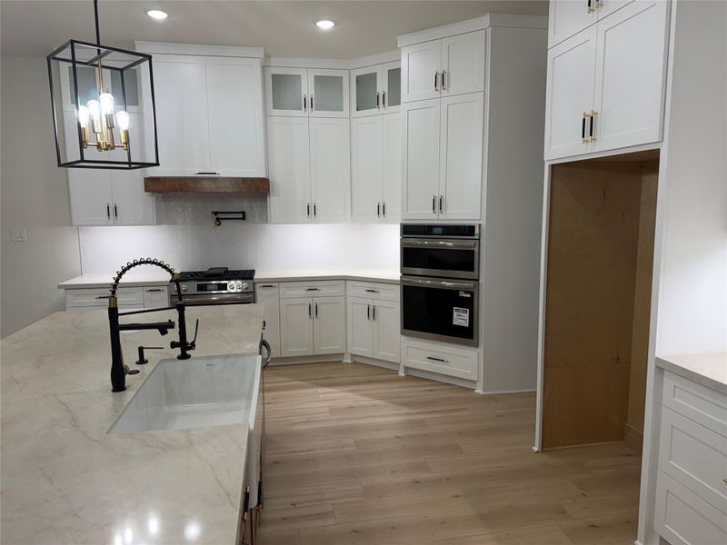 Other pictures of a Slide in Range built by Texas best home builders