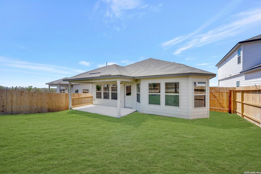 Exterior details and patio area of a home in Mesquite Ridge, San Antonio (Image 27).