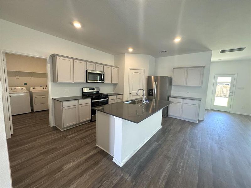 Light and bright kitchen!