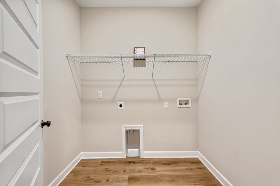 Spacious, unfurnished interior of a new home in Barton's Bend, Crestview (Image 47). Spacious, unfurnished interior of a new home in Barton's Bend, Crestview (Image 47).