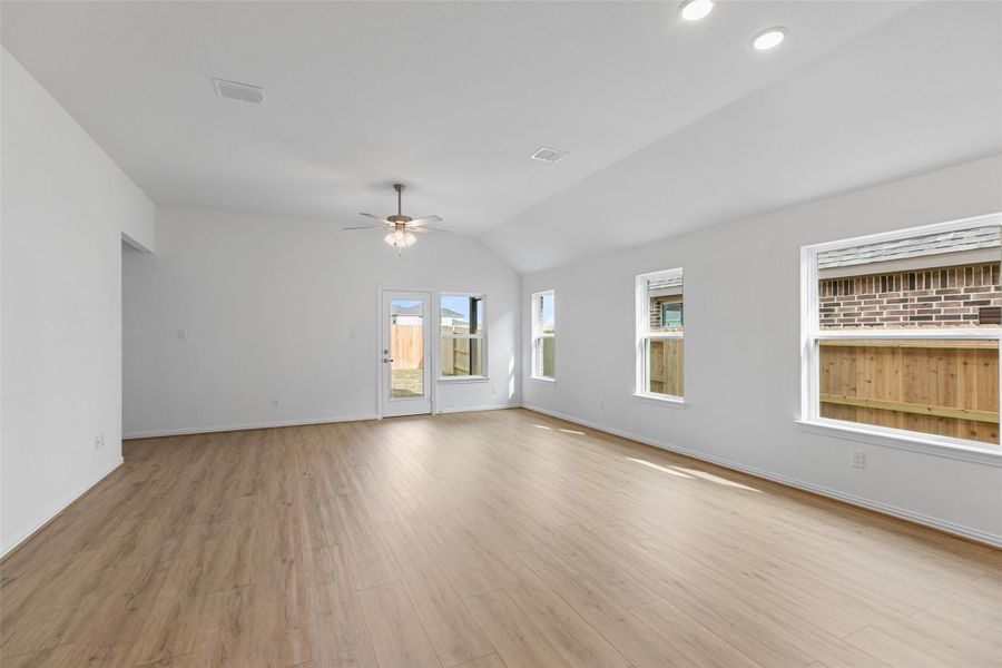 Spacious, unfurnished interior of a new home in Aldeana, Bonney (Image 19).