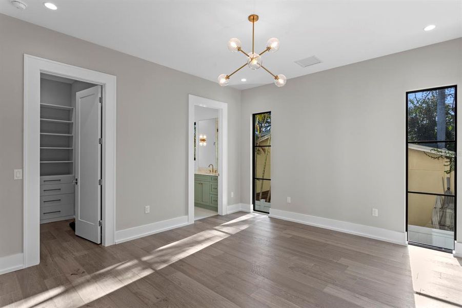 Spacious, unfurnished interior of a new home in , St. Petersburg (Image 21).