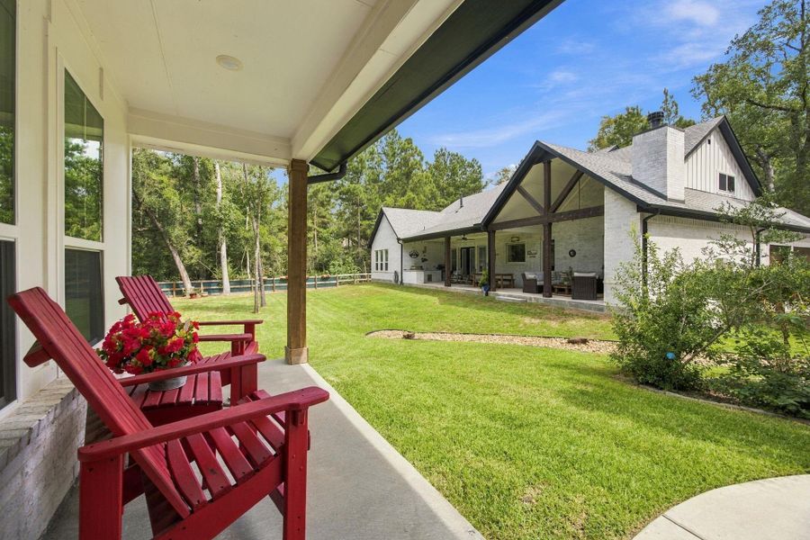 Exterior details and patio area of a home in , Tomball (Image 4).