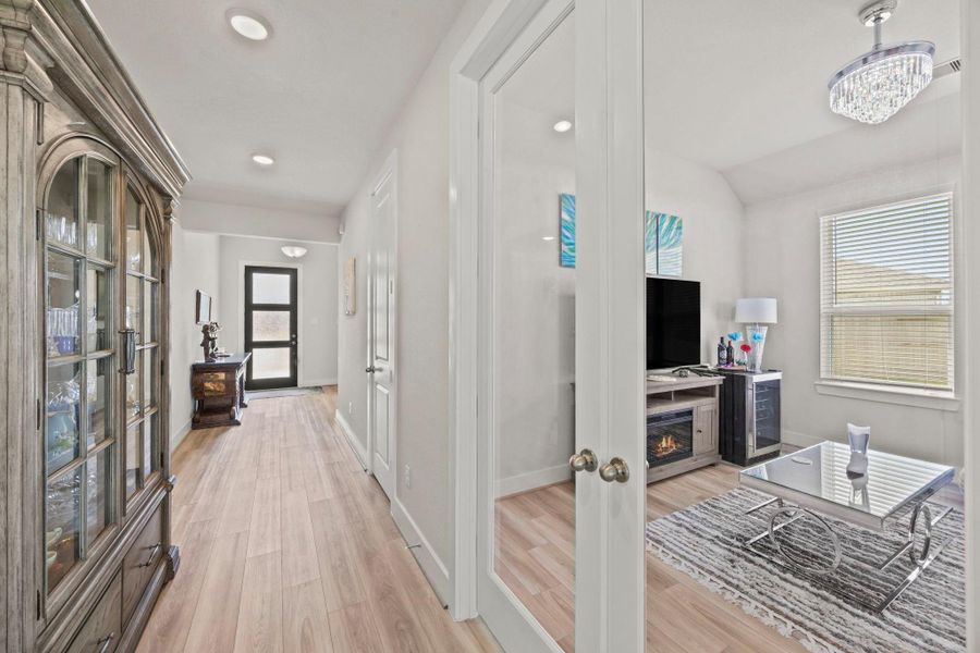 Furnished interior view inside a new home in , Santa Fe (Image 32).