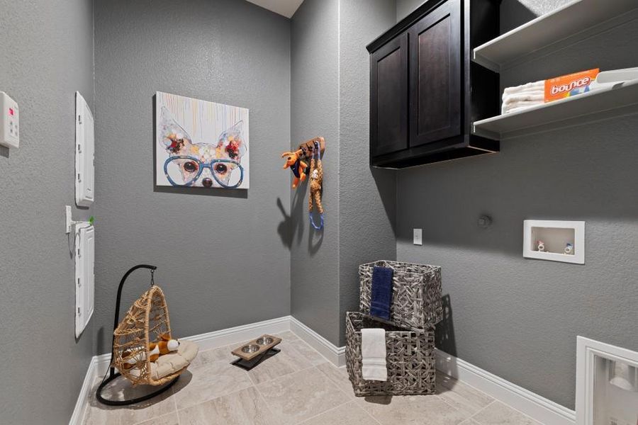 Furnished interior view inside a new home in Lakeview Pointe, Grand Prairie (Image 24).