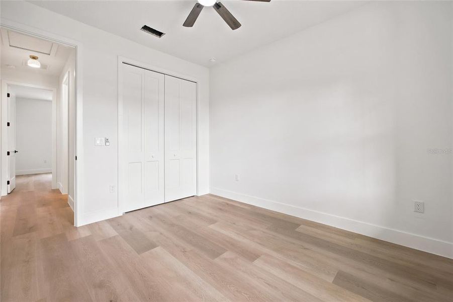 Spacious, unfurnished interior of a new home in , Dunnellon (Image 32).