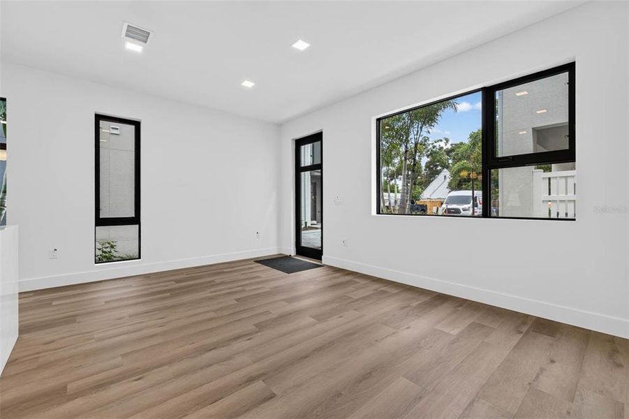 Spacious, unfurnished interior of a new home in , St. Petersburg (Image 11). Spacious, unfurnished interior of a new home in , St. Petersburg (Image 11).