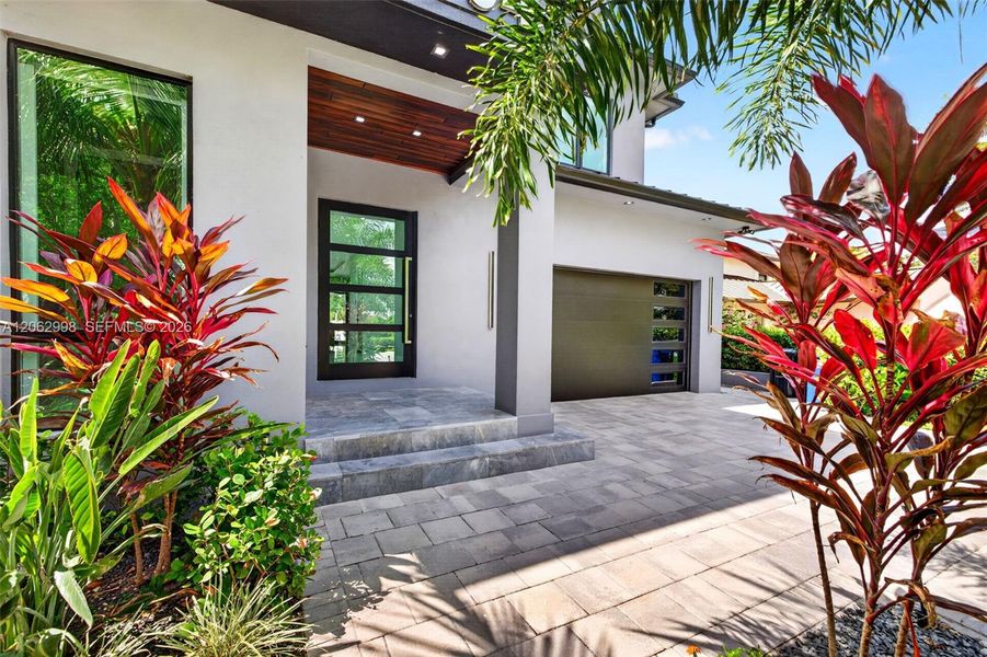 Exterior details and patio area of a home in , Fort Lauderdale (Image 28).