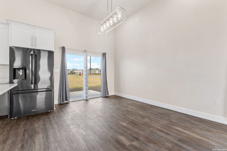 Spacious, unfurnished interior of a new home in , Atascosa (Image 21).