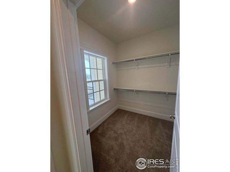 Spacious, unfurnished interior of a new home in Westerly, Erie (Image 25).