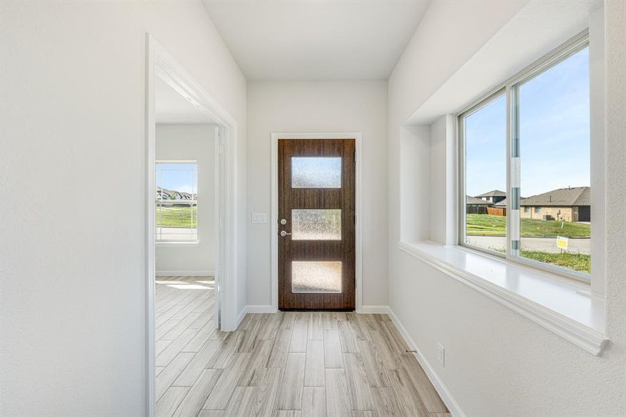 Spacious, unfurnished interior of a new home in Bear Creek Elements, Lavon (Image 30).