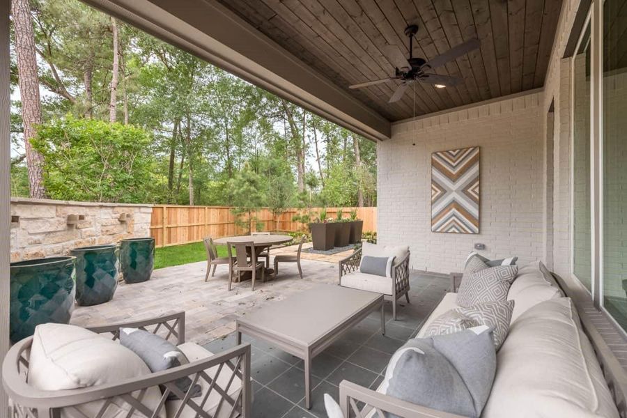 Exterior details and patio area of a home in Oakhill Reserve, Tomball (Image 3).