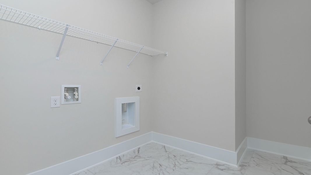 Spacious, unfurnished interior of a new home in Livingston Woods, Irmo (Image 30).