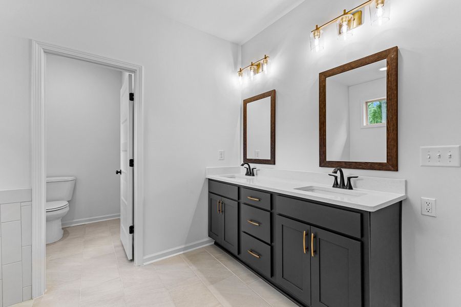 Furnished interior view inside a new home in Golfview, Thomaston (Image 13).