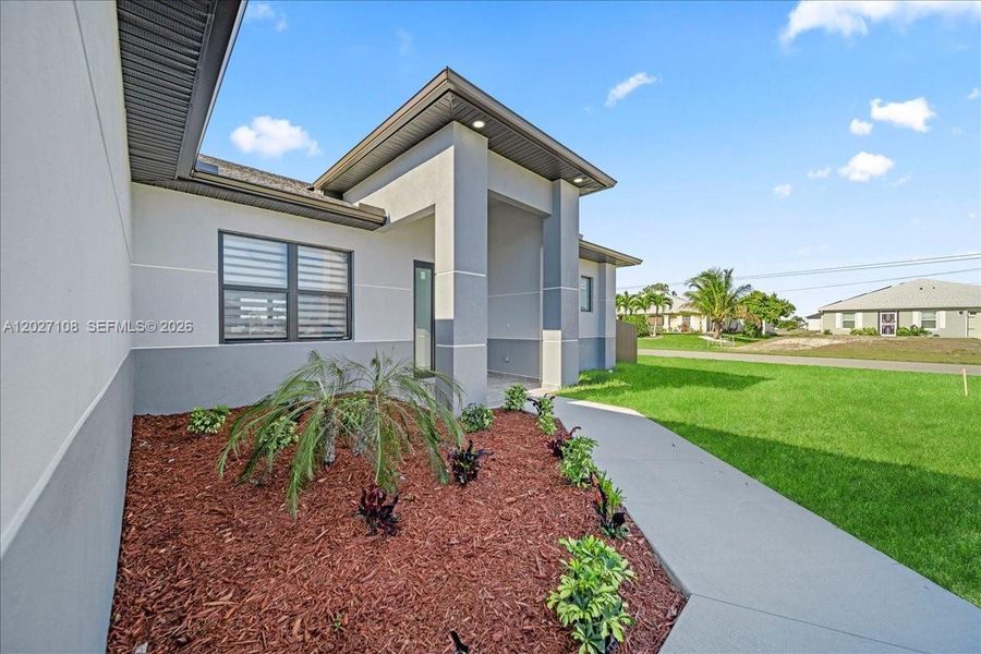 Exterior details and patio area of a home in , Cape Coral (Image 2). Exterior details and patio area of a home in , Cape Coral (Image 2).