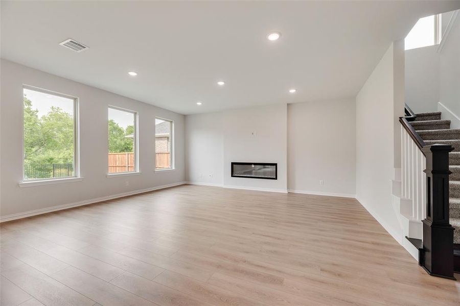 Spacious, unfurnished interior of a new home in Valencia On The Lake, Little Elm (Image 20). Spacious, unfurnished interior of a new home in Valencia On The Lake, Little Elm (Image 20).