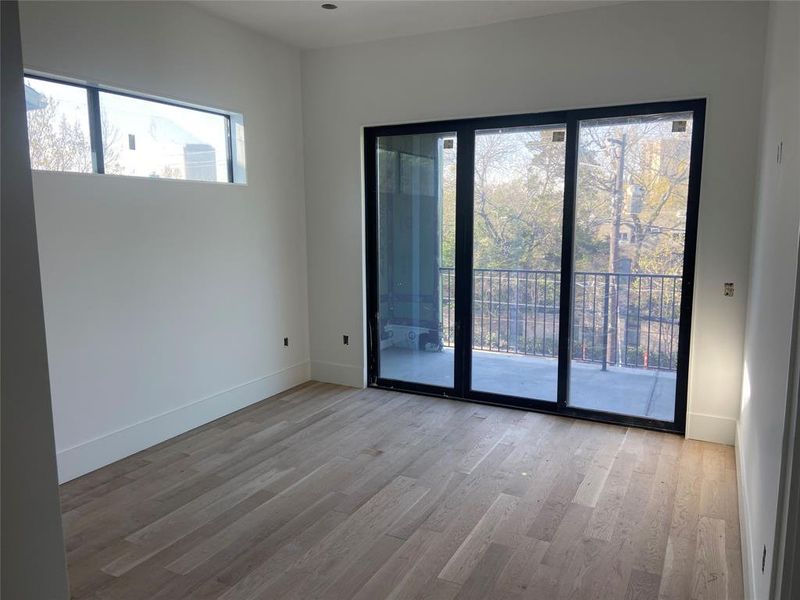 Spacious, unfurnished interior of a new home in , Dallas (Image 17).