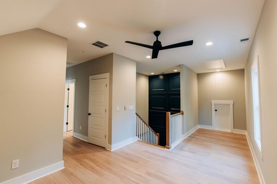 Spacious, unfurnished interior of a new home in , Walterboro (Image 61).