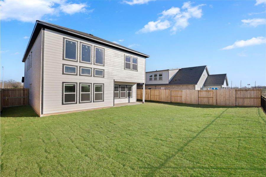 Exterior details and patio area of a home in , Manvel (Image 3).