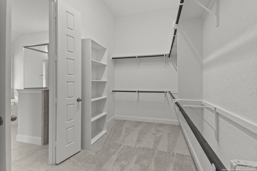 Spacious, unfurnished interior of a new home in Stillwater Ranch 45', San Antonio (Image 28).