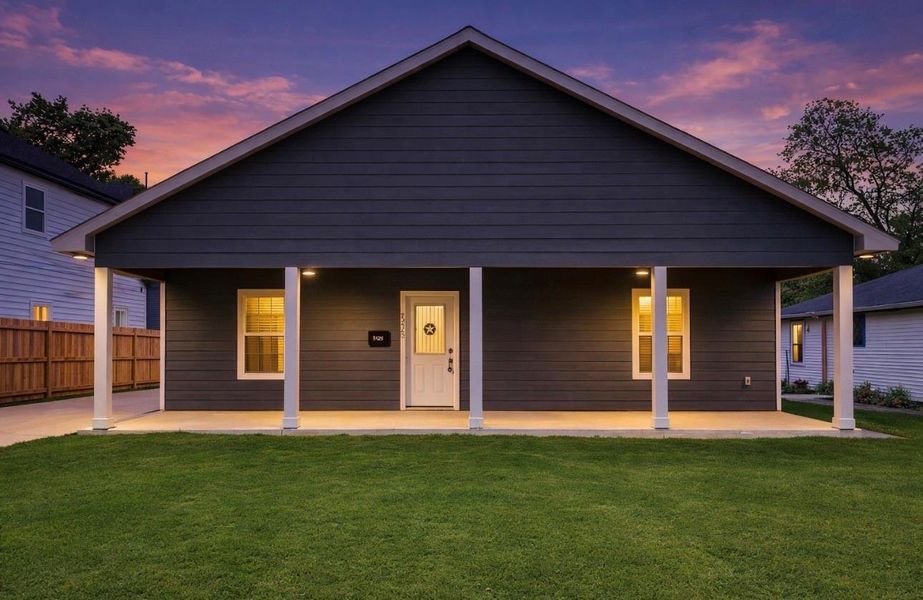 Exterior details and patio area of a home in , Houston (Image 2). Exterior details and patio area of a home in , Houston (Image 2).