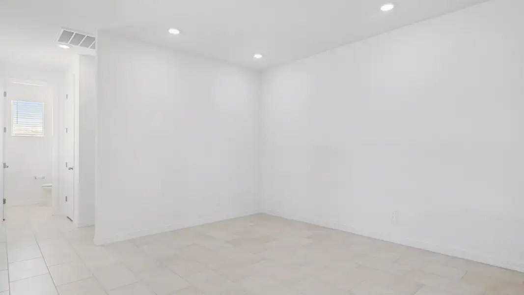 Spacious, unfurnished interior of a new home in El Cidro, Goodyear (Image 26).