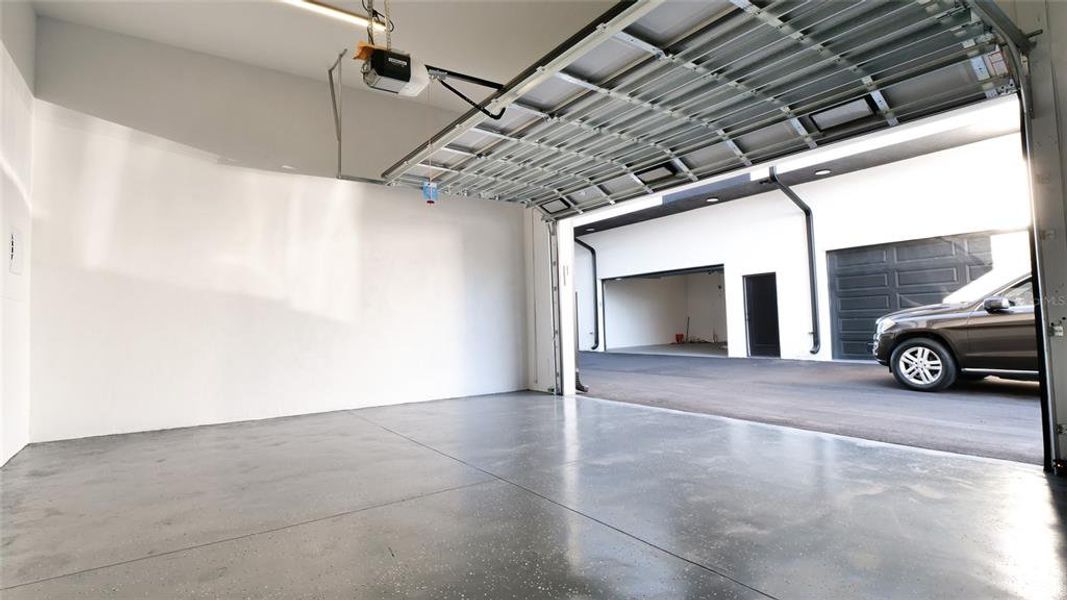 Spacious, unfurnished interior of a new home in , St. Petersburg (Image 50).