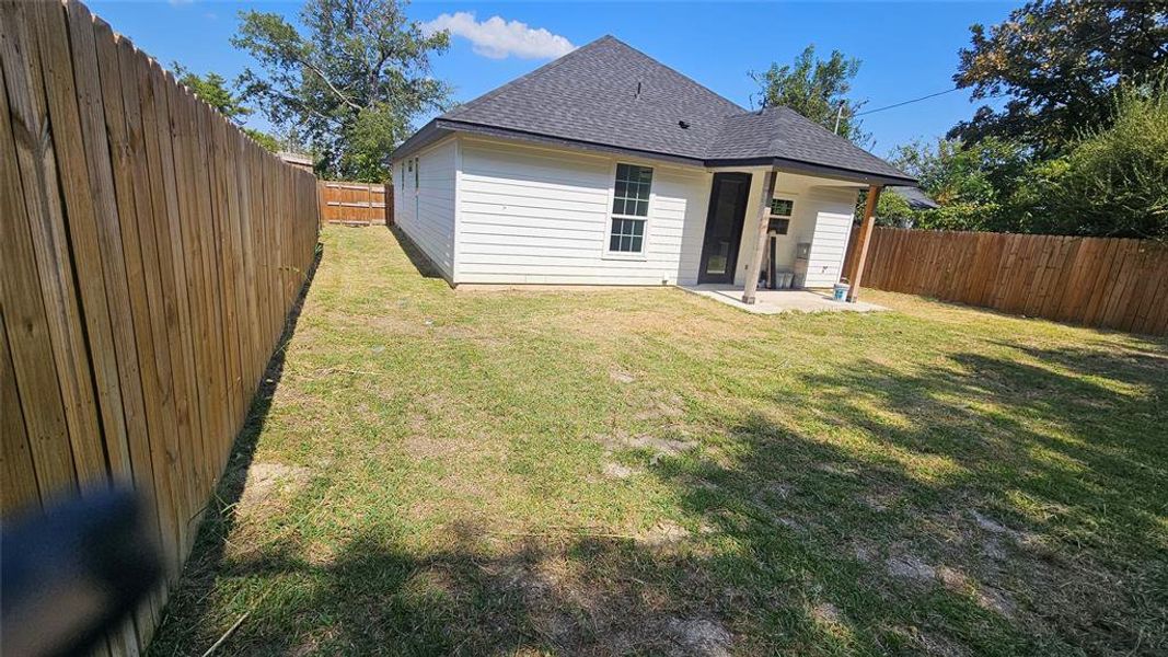 Front exterior of a new home in , Dallas, TX, highlighting curb appeal (Image 1). Front exterior of a new home in , Dallas, TX, highlighting curb appeal (Image 1).
