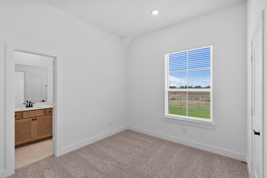 Spacious, unfurnished interior of a new home in Meridiana Chateau, Manvel (Image 25). Spacious, unfurnished interior of a new home in Meridiana Chateau, Manvel (Image 25).