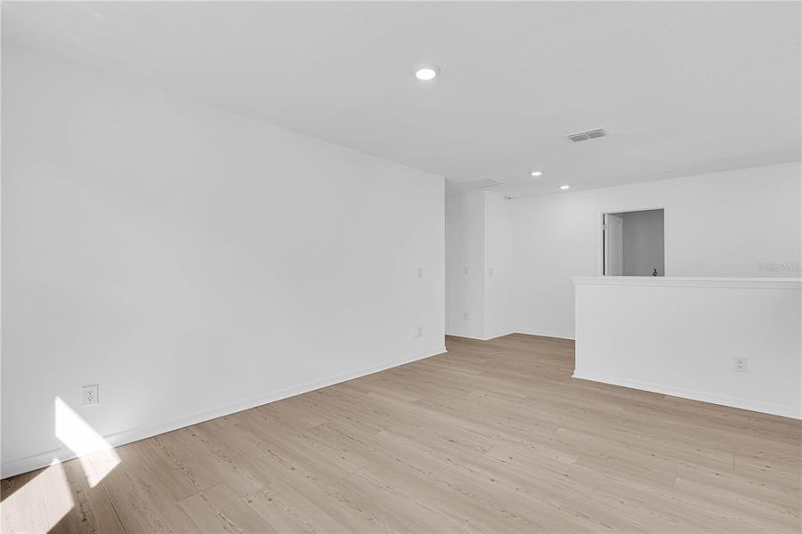Spacious, unfurnished interior of a new home in , Winter Garden (Image 20). Spacious, unfurnished interior of a new home in , Winter Garden (Image 20).