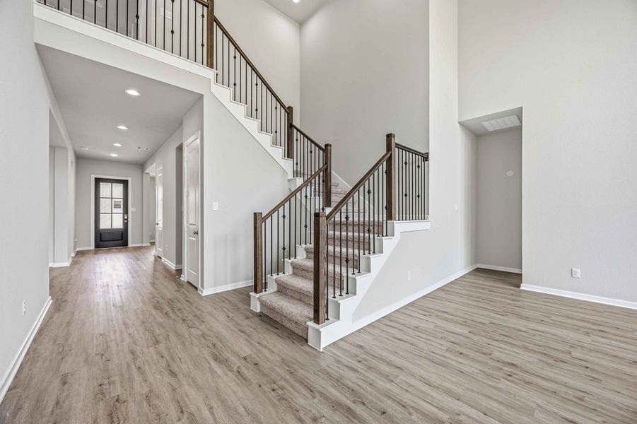 Spacious, unfurnished interior of a new home in Canterra Creek  60', Rosharon (Image 20).