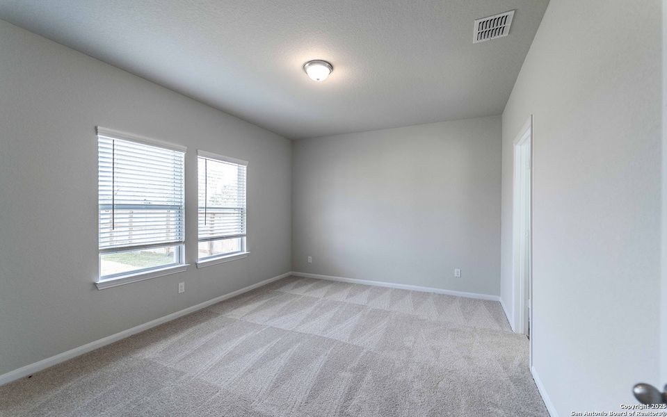Spacious, unfurnished interior of a new home in Hennersby Hollow, San Antonio (Image 9). Spacious, unfurnished interior of a new home in Hennersby Hollow, San Antonio (Image 9).