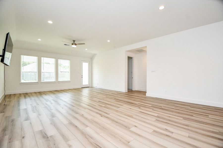 Spacious, unfurnished interior of a new home in Hills of Westlake, Conroe (Image 22). Spacious, unfurnished interior of a new home in Hills of Westlake, Conroe (Image 22).