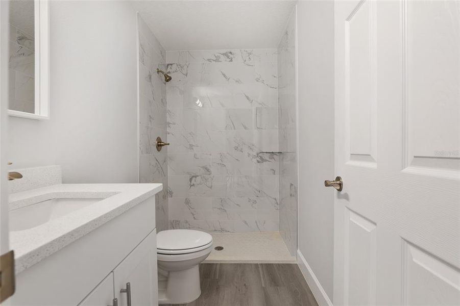 Furnished interior view inside a new home in , Dunnellon (Image 9).