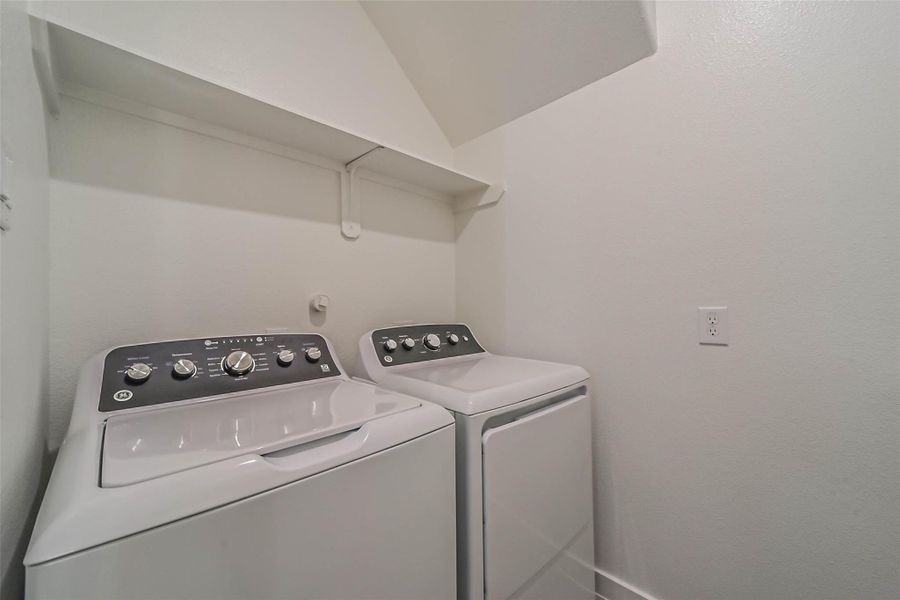 Photos are sample images from a previously built home with the same floor plan. Finishes and fixtures in the current home have been upgraded and may vary. Photos are sample images from a previously built home with the same floor plan. Finishes and fixtures in the current home have been upgraded and may vary.