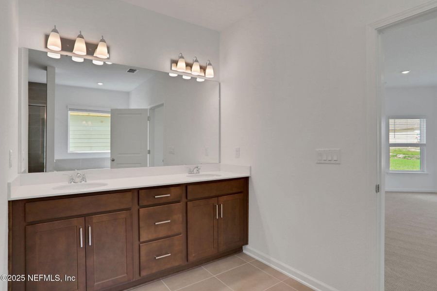 Furnished interior view inside a new home in Jennings Farm, Middleburg (Image 17).