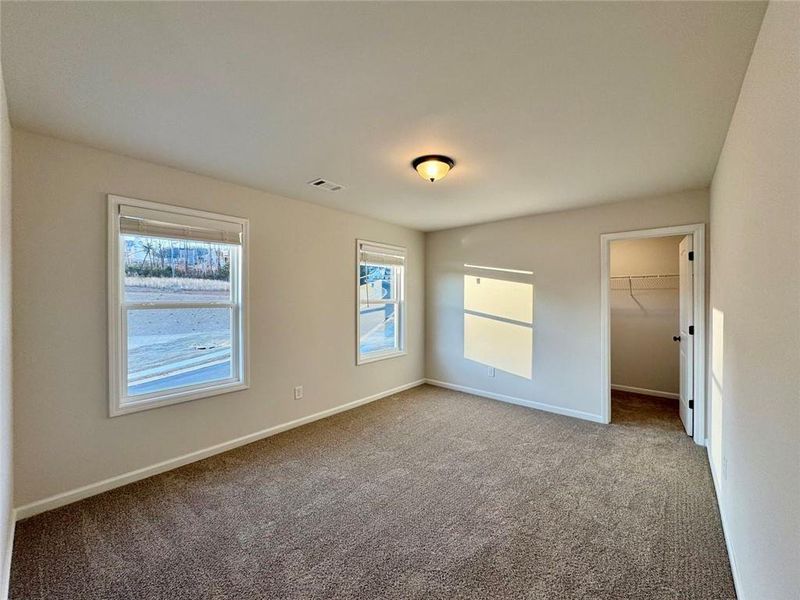 Spacious, unfurnished interior of a new home in , Lula (Image 12).