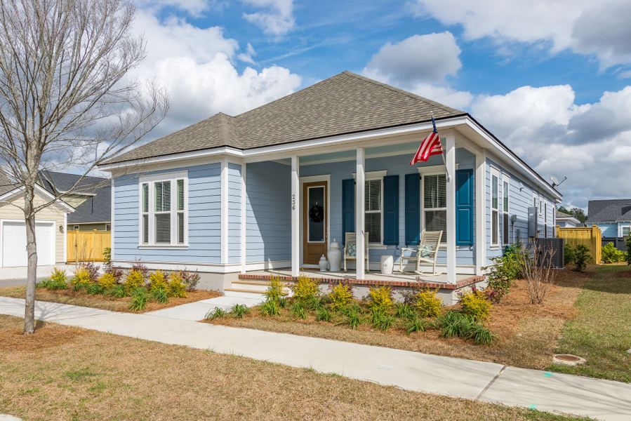 Representative exterior photo of a completed home built from the Sweetgrass by Pulte Homes in Heartwood, Richmond Hill, GA (Image 21).