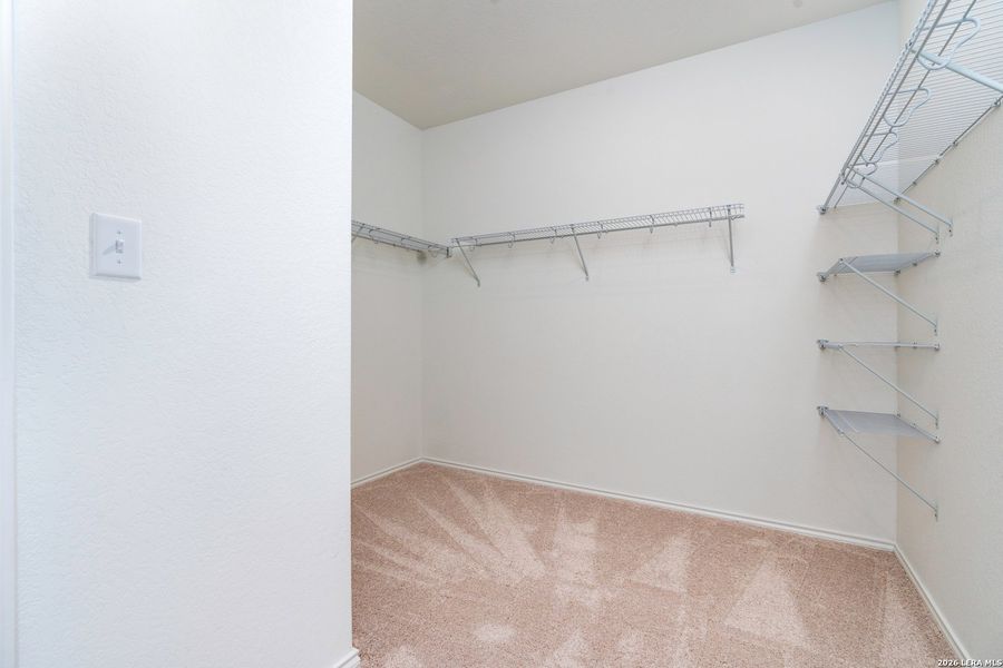 Spacious, unfurnished interior of a new home in , New Braunfels (Image 19).