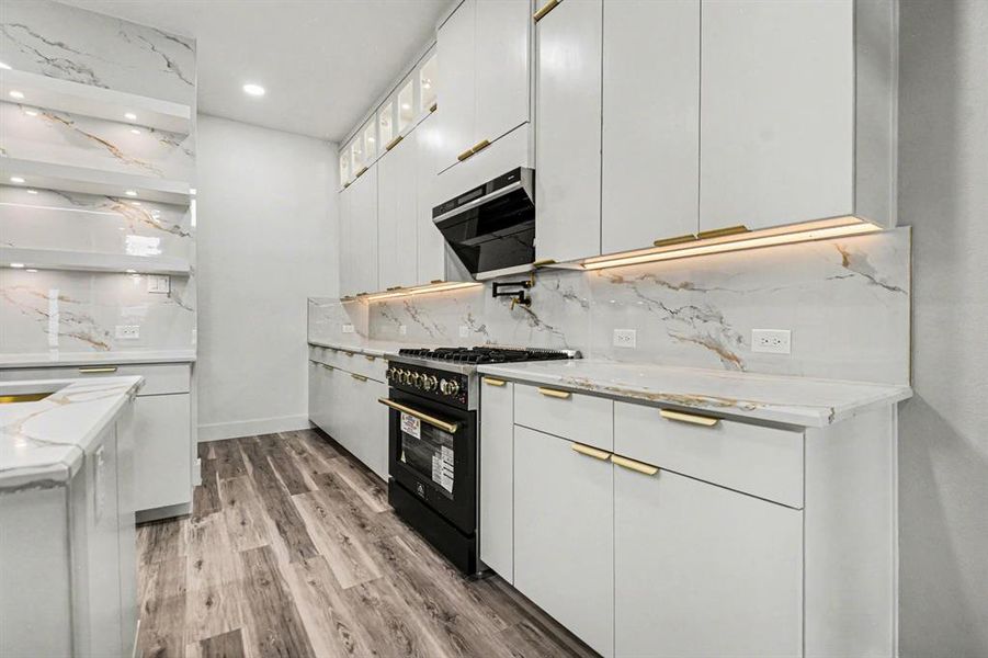 Furnished interior view inside a new home in , Dallas (Image 5). Furnished interior view inside a new home in , Dallas (Image 5).