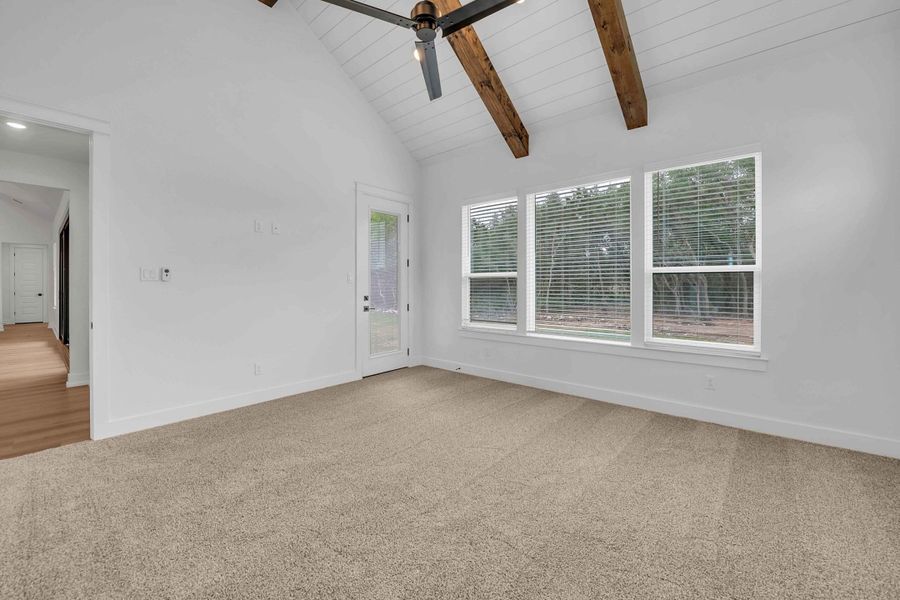 Spacious, unfurnished interior of a new home in King Oaks, Salado (Image 8). Spacious, unfurnished interior of a new home in King Oaks, Salado (Image 8).