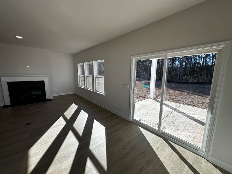 Spacious, unfurnished interior of a new home in Watson Hill, Summerville (Image 11).