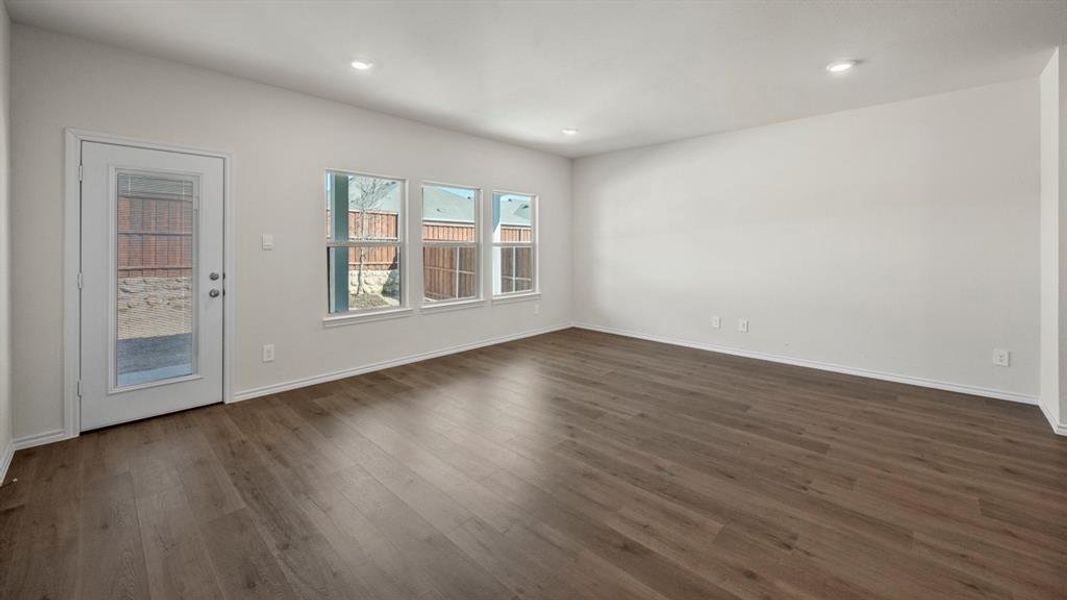 Spacious, unfurnished interior of a new home in Enclave at Pecan Creek, Providence Village (Image 15).